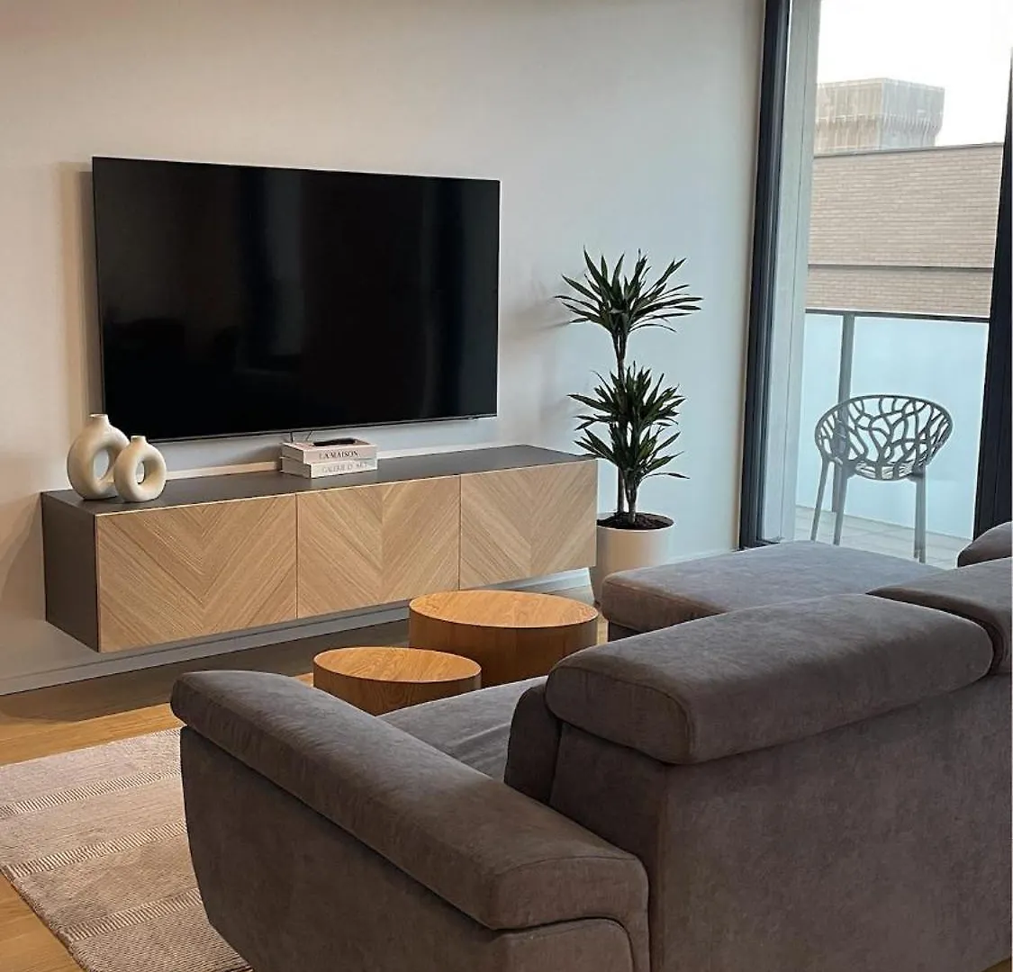 Modern Stylish Apartment With Private Garage Prague