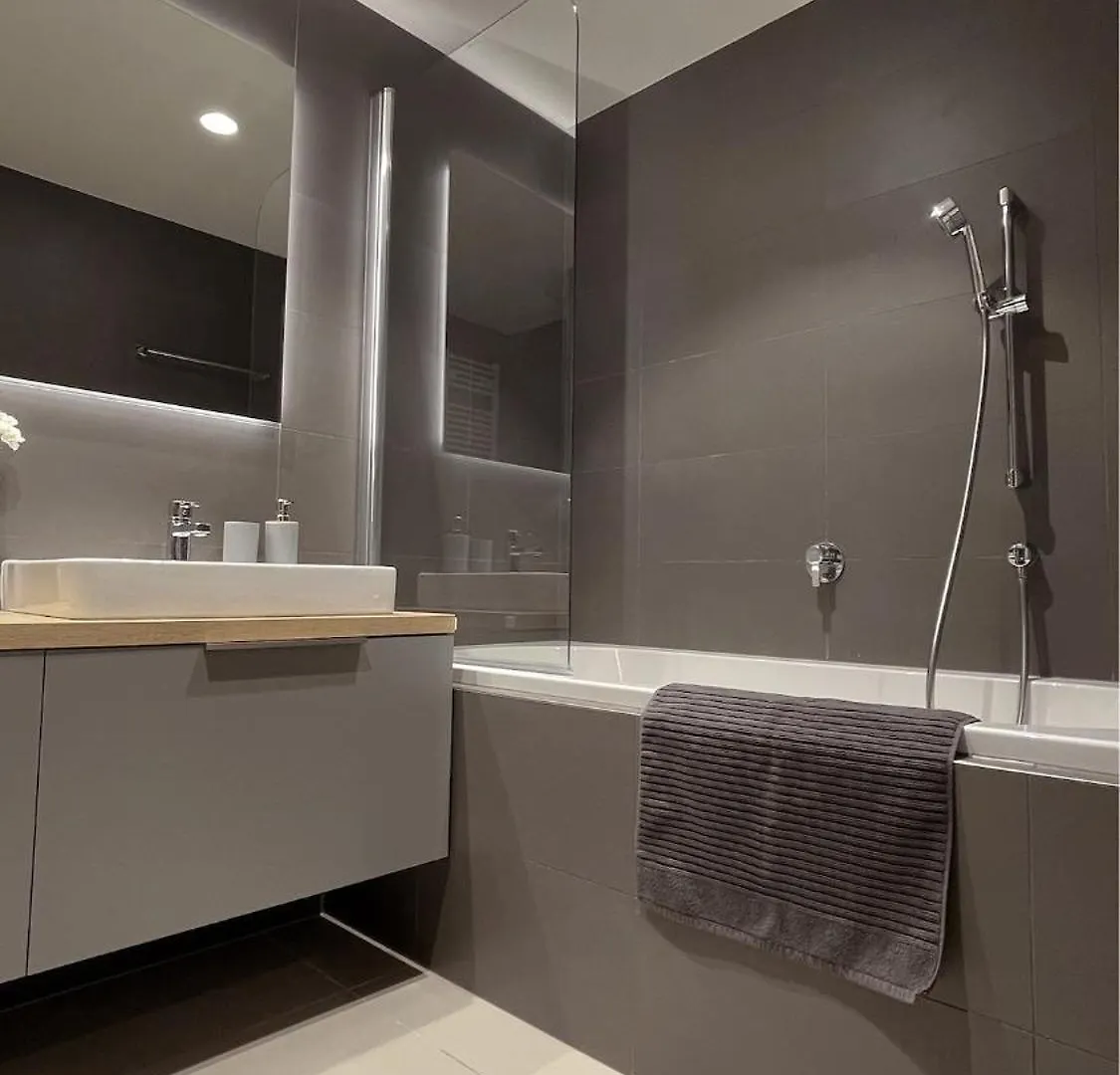 Modern Stylish Apartment With Private Garage Prague