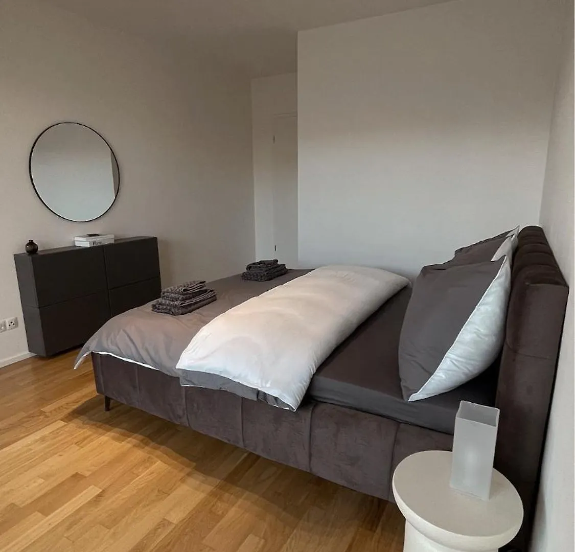Modern Stylish Apartment With Private Garage Prague