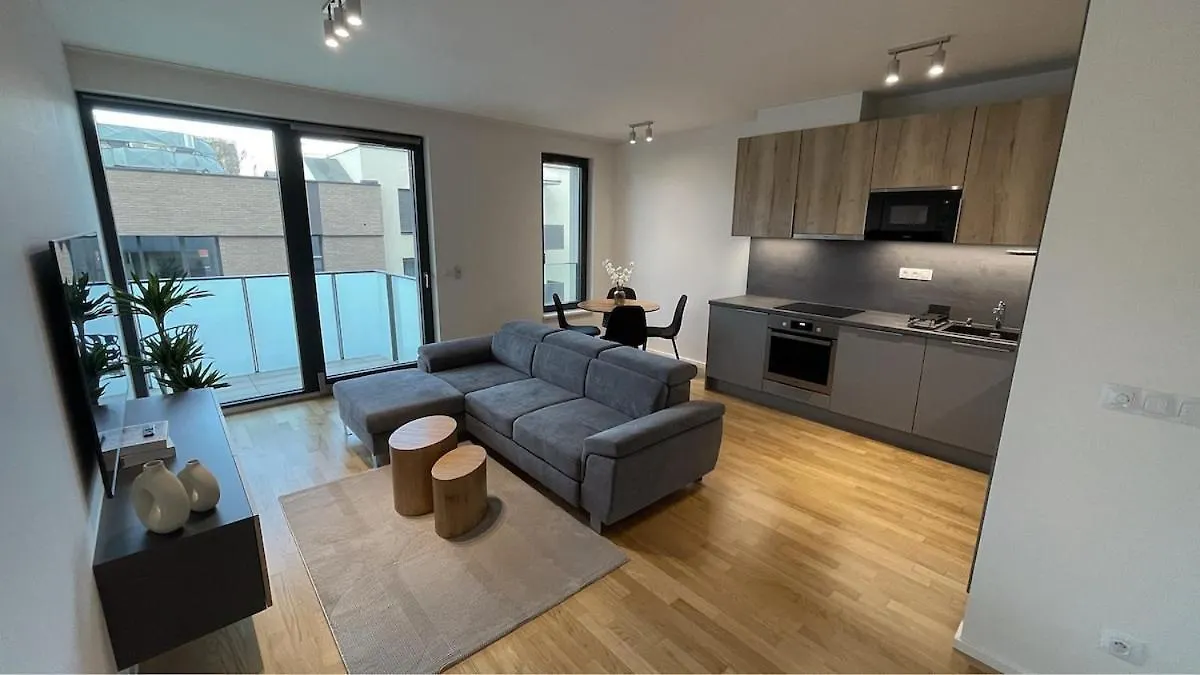 Modern Stylish Apartment With Private Garage location